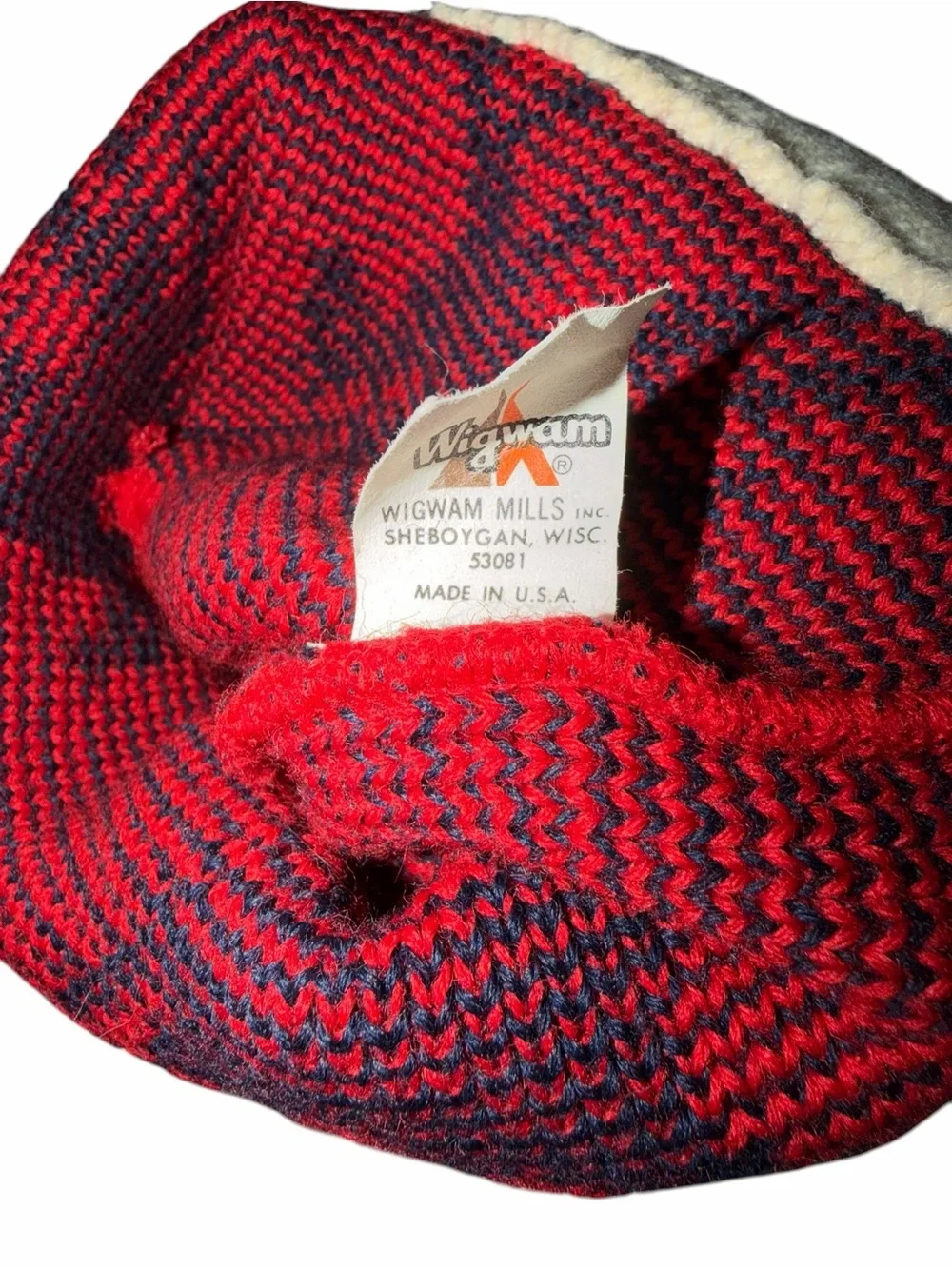 Vintage Wigwam Wool Knit Beanie Winter Ski Hat red blue Native American horse